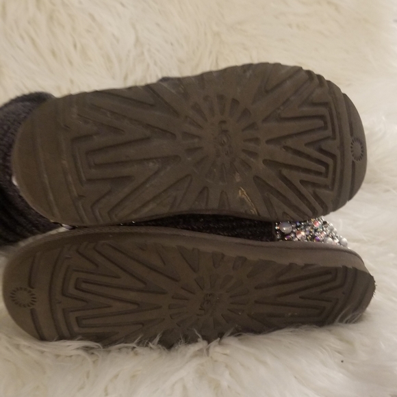 Customized embellished Women's UGG boots - Picture 5 of 6